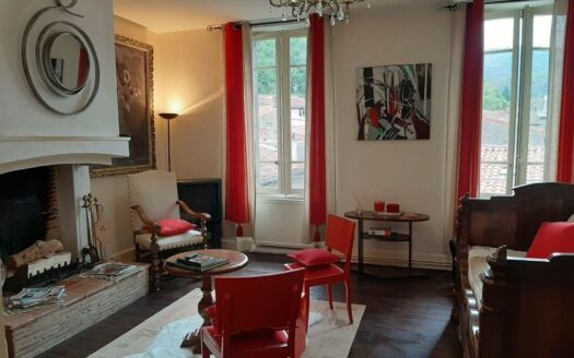 MAZAMET CENTRE APPARTEMENT 100 m² + BOUTIQUE + GARAGE 38 m²