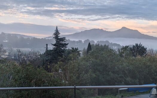 villa plein pied flan colline