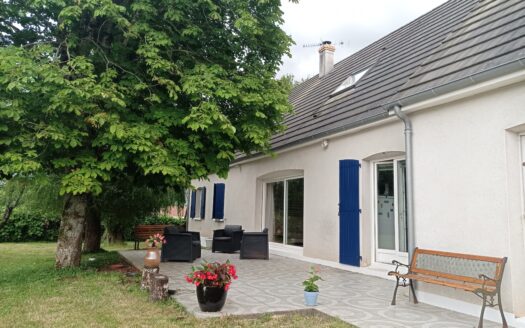 Maison spacieuse, fonctionnelle, confortable – Saint Eloy de Gy (CHER, BOURGES, ST DOULCHARD,ME