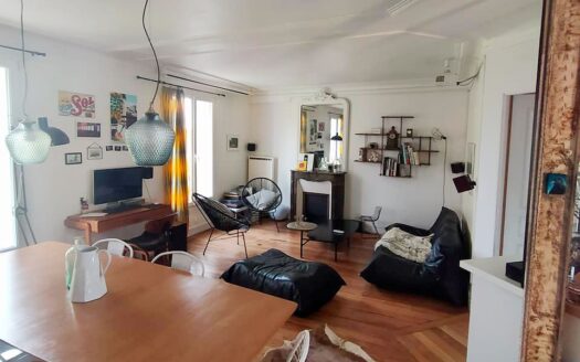 Appartement rénové 55m2-2 chambres sans vis à vis-Place Saint Bernard