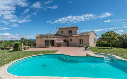 IDEAL FAMILLE – SUPERBE MAISON D’ARCHITECTE ÉNERGÉTIQUEMENT POSITIVE AVEC PISCINE