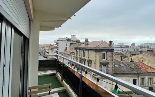 Studio 30 m2 avec balcon et Place Parking