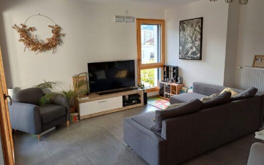 Dans résidence récente : T3 d’environ 67m² avec terrasse + cellier 4,50m²