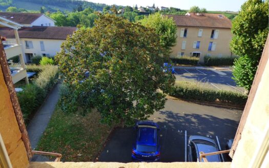 Appartement T3 LIERGUES (5km de VILLEFRANCHE) Cave et 2 pl parking, Copropriété arborée sécuris