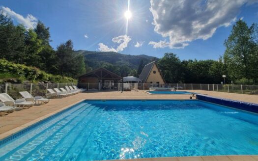 Chalet dans camping familial en pleine nature Lac de Serre-Ponçon