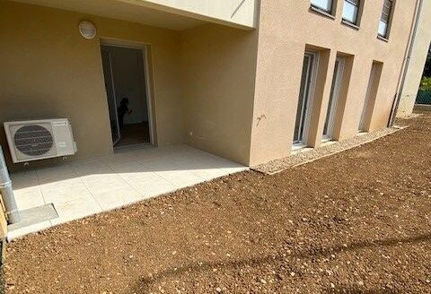 T2 50 m² + terrasse 6m² + jardin 50m²