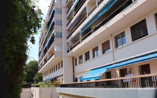 Studio au calme centre ville de Hyères