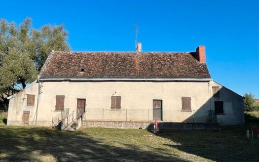 Chambray – Corps de ferme à rénover avec grand terrain