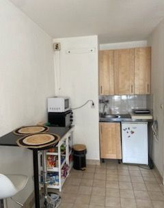 Vends studio meublé 21m² avec place de parking en sous sol