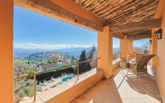 Hauteur de cannes Bastite de 430m2 ,7098 m2 de terrain