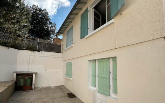 À 150 m de la plage de Ronce les bains Maison 104 m2