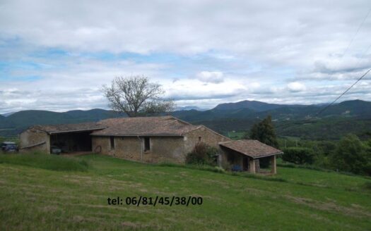 Corps de ferme à la campagne