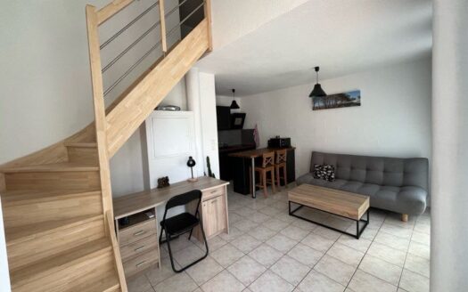 Loft moderne et cosy avec place de parking privée – Tram A en face à 10 minutes de Bordeaux his