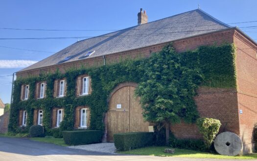 Propriété d’exception : ancien moulin de 1850 à Francastel (60480)