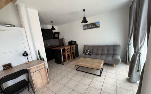 Loft moderne et cosy avec place de parking privée – Tram A en face à 10 minutes de Bordeaux his