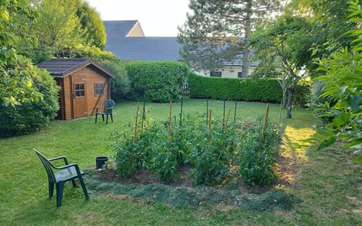 Grande maison familiale 150m2, sous-sol, jardin et panneaux solaires – Quétigny